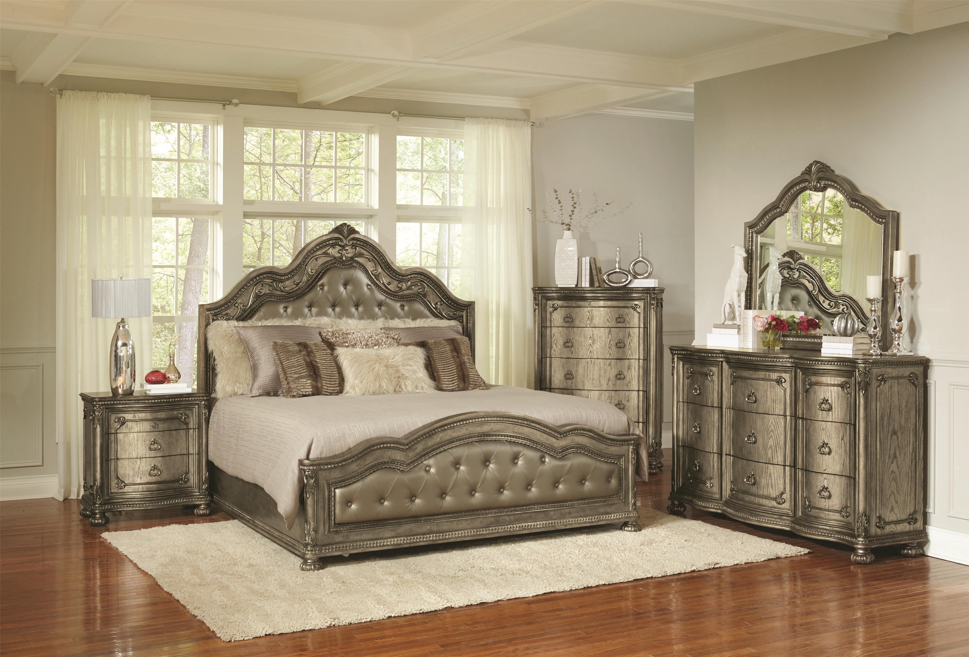 Queen Bedroom Sets Antique White Traditional 4 Piece Queen Bedroom